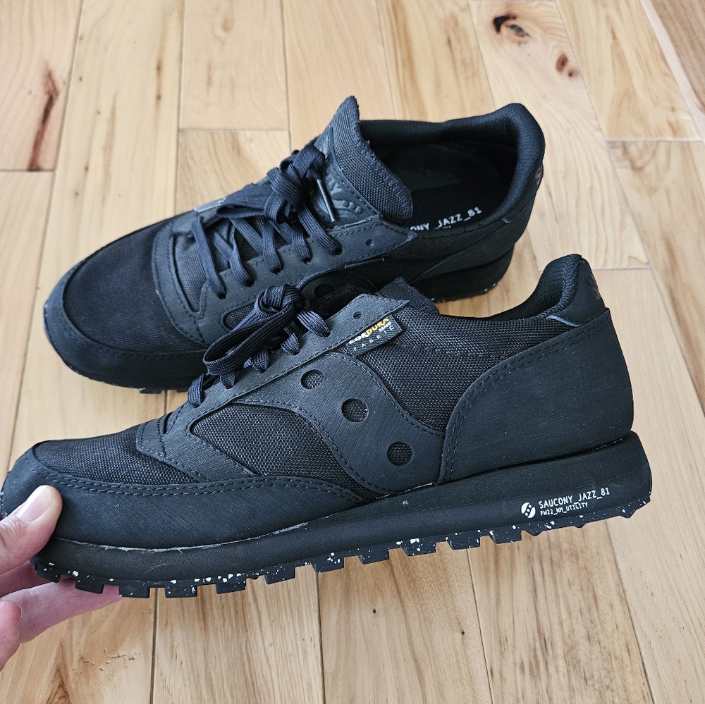 Saucony jazz 81 triple black mens shoes size 10.5